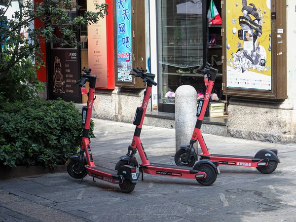 Milan Italie Août 2021 Scooter Électrique Voi Pour Mobilité Location — Photo