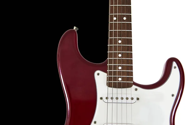 Guitarra Eléctrica Roja Blanca Aislada Sobre Fondo Medio Blanco —  Fotos de Stock