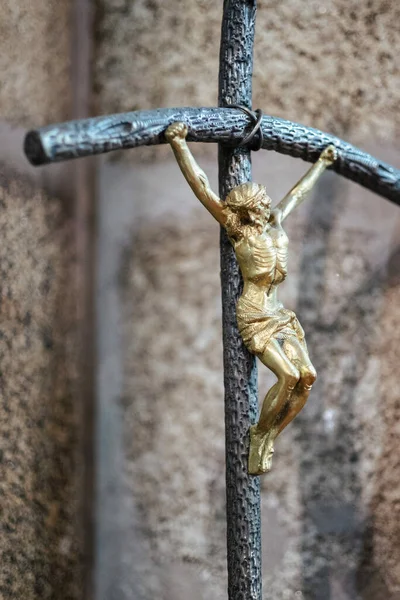 십자가 예수의 십자가에 새겨진 조각상 — 스톡 사진