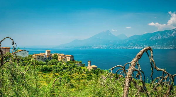 Garda Lago Vista Panorâmica Longo Estrada Com Uma Aldeia Fundo — Fotografia de Stock