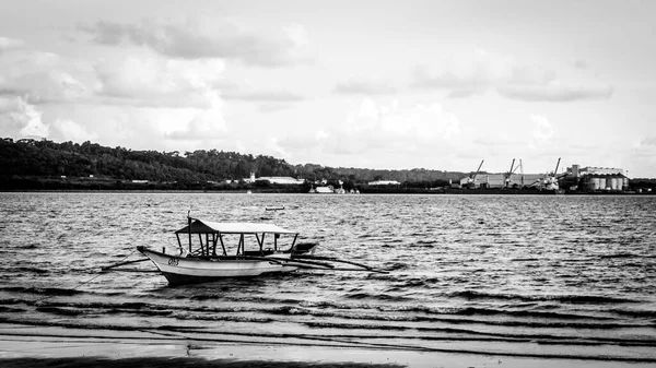 Subic Philippines Aug 2017 Grayscale Fishing Boat Beach Subic Bay — стокове фото