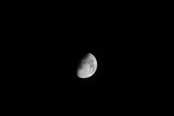 Media Luna Cielo Negro Fases Lunares —  Fotos de Stock