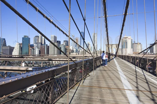 米国ニューヨーク市 2017年9月28日 ニューヨーク州ブルックリン橋 米国マンハッタンの下に アメリカ — ストック写真