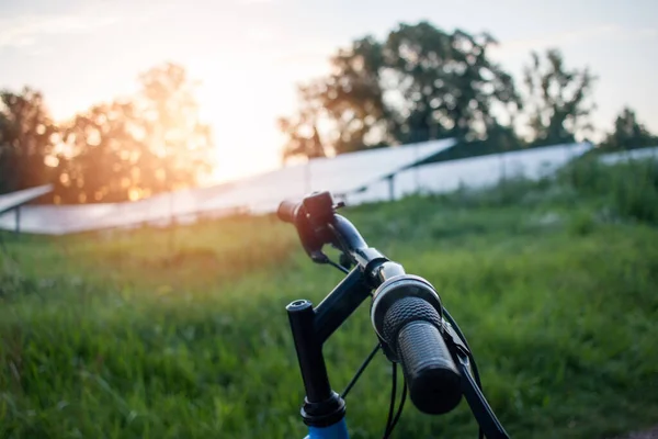 Closeup Bicycle Grassy Field Countryside — Stock Photo, Image