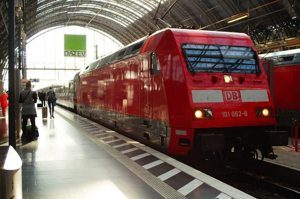 Francesco Germania Agosto 2021 Intercity Raggiunto Stazione Centrale Francoforte Passeggeri — Foto Stock