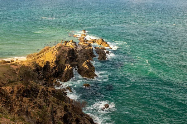 Soleil Jaune Sur Les Rochers Littoral Byron Bay Nouvelle Galles — Photo