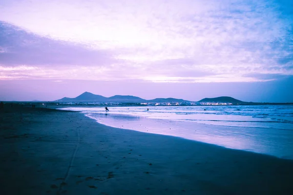 People Enjoying Scenic Sunset Beach — Stock Photo, Image