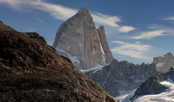 Uma Vista Panorâmica Monte Fitz Roy Argentina Sob Céu Limpo — Fotografia de Stock