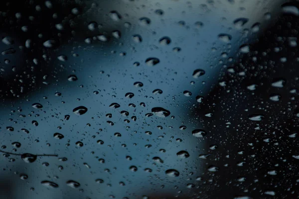 Esőcseppek Üvegfelületre Történő Szelektív Összpontosítása — Stock Fotó