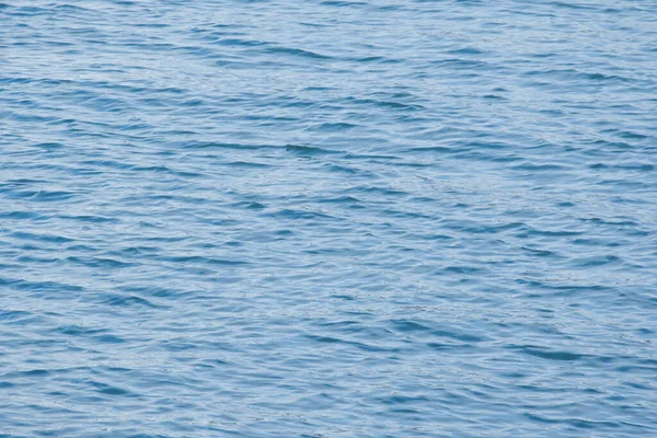 Голубая Рябь Поверхности Моря — стоковое фото