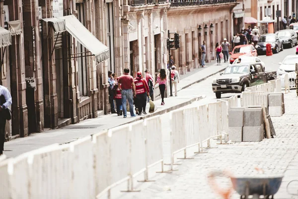 Zacatecas Mexico Kwi 2018 Typowy Dzień Mieszkańcy Zacatecas Meksyk Spacerują — Zdjęcie stockowe