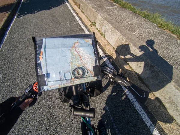 Uitzicht Cockpit Vanaf Een Fiets Weg Bij Het Meer — Stockfoto