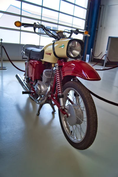 Binz Duitsland Apr 2021 Een Oude Bromfiets Een Klassiek Automuseum — Stockfoto