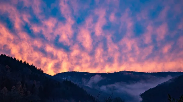 Soluppgången Kärnten Och Kanske Tror Att Himlen Brinner — Stockfoto