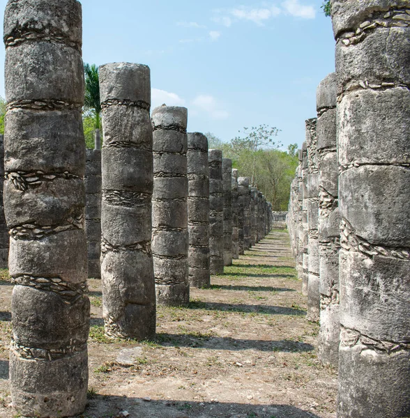 Chichen Itza Régészeti Romjain Belüli Maja Eredetű Oszlopok Yucatan Mexikó — Stock Fotó