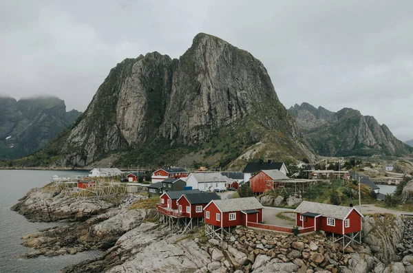 Krásný Výhled Obytné Budovy Blízkosti Pobřeží Reine Norsko — Stock fotografie