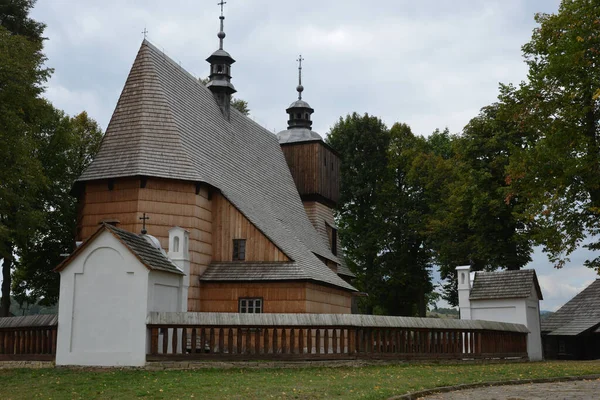 Oude All Saints Kerk Gelegen Het Dorp Blizne Polen — Stockfoto