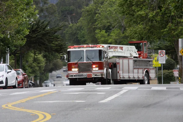 Monterey États Unis Juin 2021 Camion Pompiers Échelle Longue Quitte — Photo