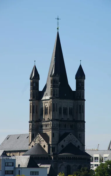 2011年8月20日 德国科隆大圣马丁教堂的垂直拍摄 — 图库照片
