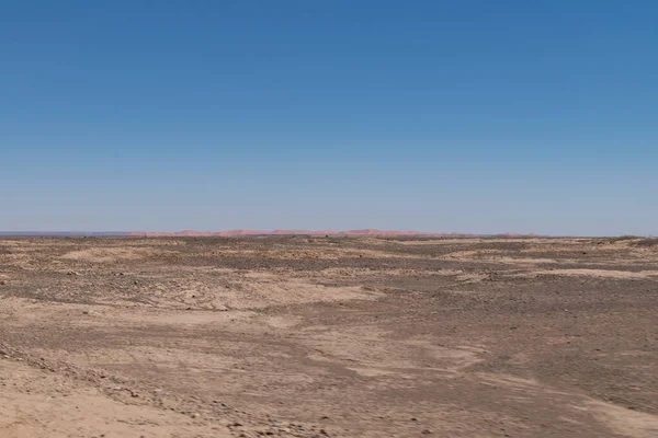 蓝天背景上干旱荒原的风景 — 图库照片