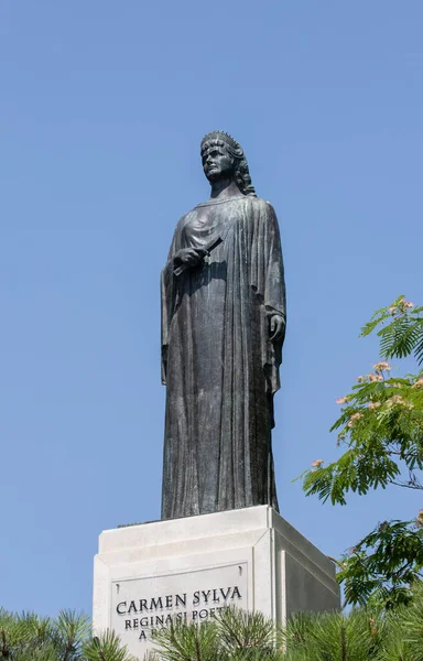 Constanta Roemenië Jul 2021 Het Standbeeld Van Carmen Sylva Tegen — Stockfoto
