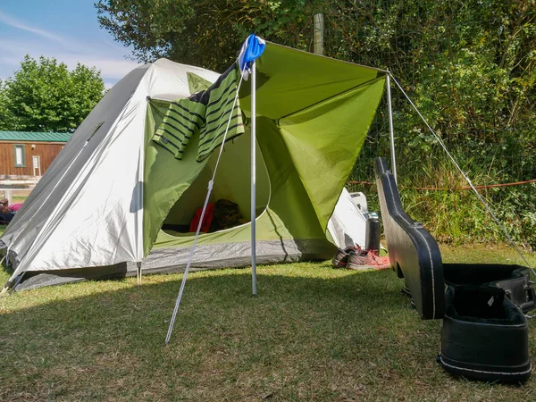 Primer Plano Una Carpa Montada Camping — Foto de Stock