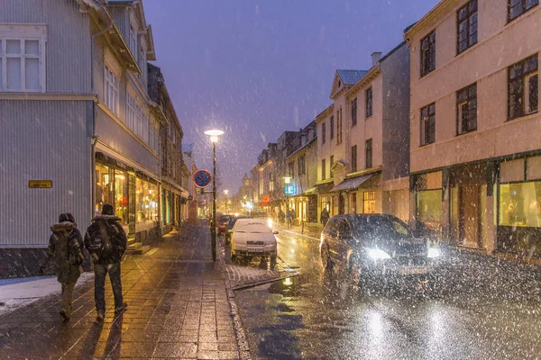 Reykjavik アイスランド 2015年2月15日 アイスランド レイキャヴィークのローガヴェールで冬の街の景色 — ストック写真