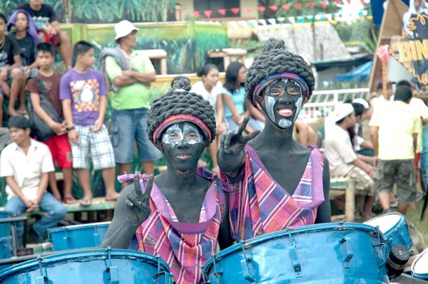 Bacolod Philippines Grudnia 2009 Zbliżenie Tradycyjnych Tancerzy Kolorowym Festiwalu Bacolod — Zdjęcie stockowe