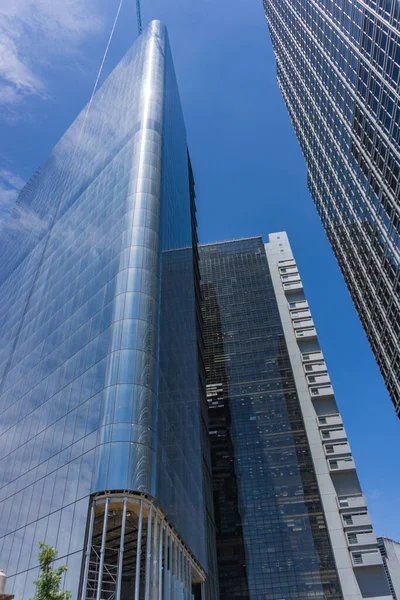 Uma Bela Vista Uma Fachada Frontal Edifício Alto Moderno — Fotografia de Stock