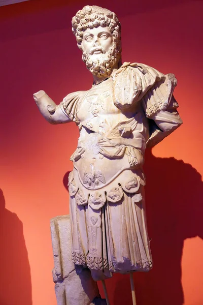 Antalya Turkey Jul 2014 Vertical Shot Statue Septimius Severus Antalya — Stock Photo, Image