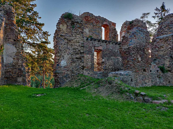 Primer Plano Edificio Abandonado Una Naturaleza — Foto de Stock