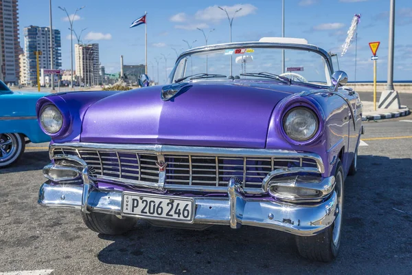 Habana Cuba Jan 2020 Közelkép Egy Retro Stílusú Lila Autóról — Stock Fotó