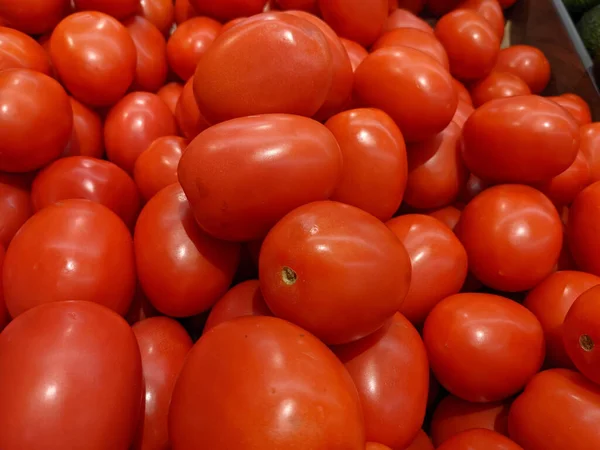 Primer Plano Tomates Orgánicos Una Tienda —  Fotos de Stock