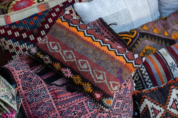 Handmade Traditional Artistic Pillows Market — Stock Photo, Image