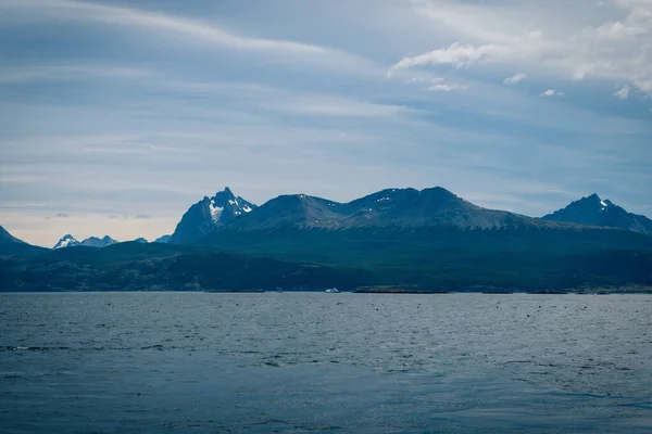 Ett Underbart Landskap Tierra Del Fuego Sjö Och Berg — Stockfoto