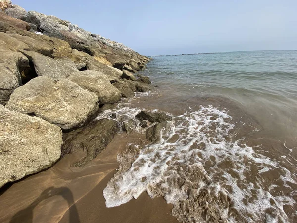 Eine Malerische Aufnahme Des Nordatlantiks Vom Felsigen Harhoura Strand Marokko — Stockfoto