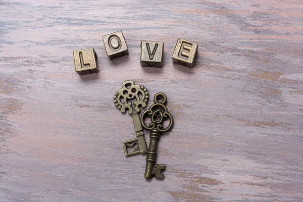 Die Liebesbriefe Dekoration Und Schlüssel Auf Einem Tisch — Stockfoto