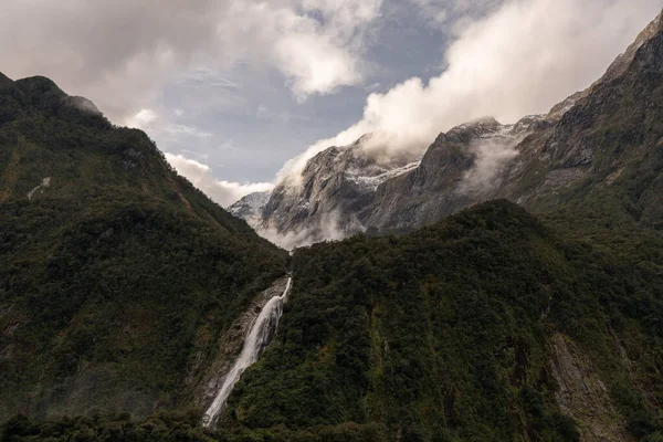 Wodospad Bowen Milford Sound Nowa Zelandia — Zdjęcie stockowe