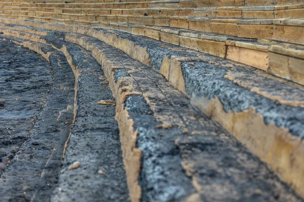 Gros Plan Paysage Amphithéâtre Rugueux Avec Des Étapes Endommagées — Photo