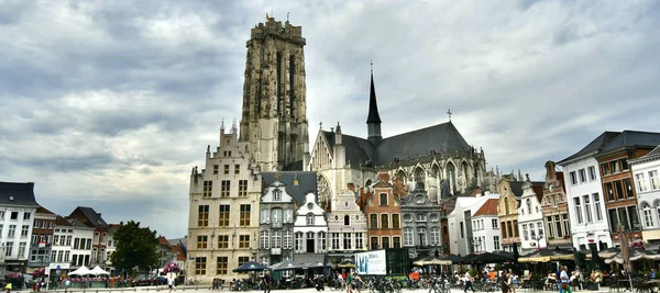 Mechelen België Aug 2021 Indrukwekkende Grote Markt Rumbold Cathedral Achtergrond — Stockfoto