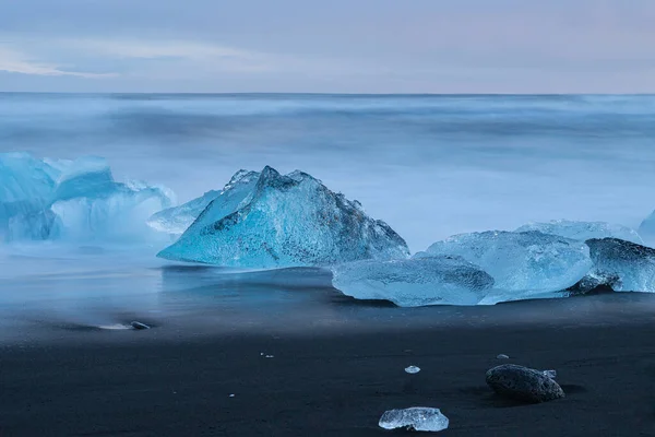 Naturskön Utsikt Över Glaciala Isberg Diamond Beach Island — Stockfoto