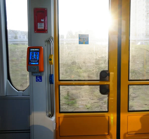 Poznan Polonia Febrero 2015 Las Puertas Cerradas Lector Tarjetas Tranvía — Foto de Stock