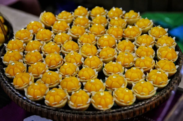 Ein Teller Mit Traditionellen Thai Kanom Mongkut Desserts — Stockfoto