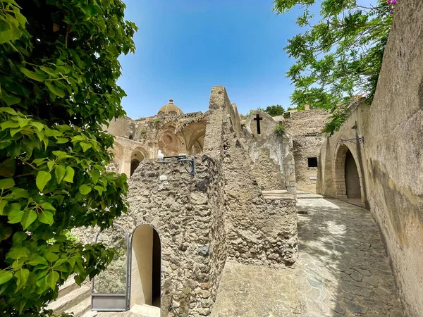 Antiguo Castillo Arruina Día Soleado — Foto de Stock