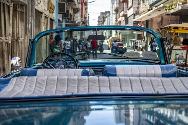 Habana Cuba Mar 2019 Zdjęcie Bliska Niebieskiego Samochodu Stylu Retro — Zdjęcie stockowe