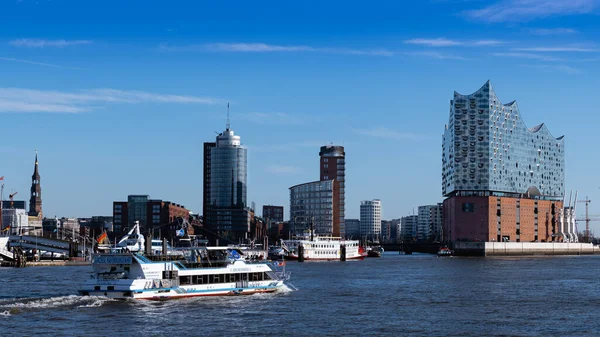 Hamburg Alemanha Agosto 2021 Tiro Panorâmico Barcos Elba Hamburgo Alemanha — Fotografia de Stock