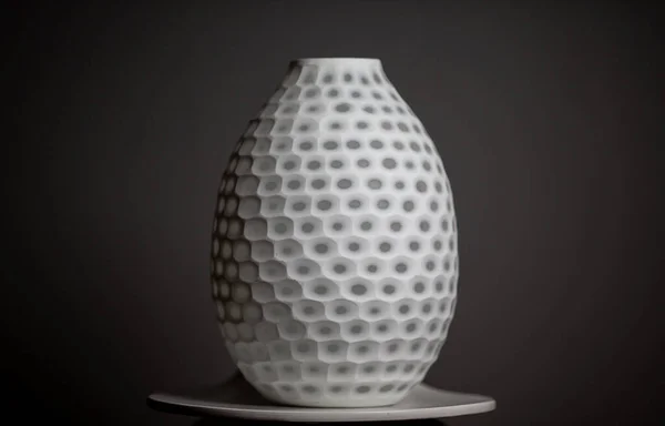 Vase Design Moderne Isolé Sur Fond Noir — Photo