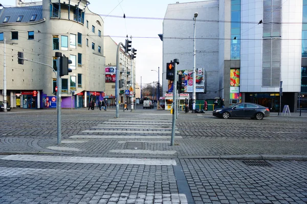 Poznan Polonia 2015 Cruce Cebra Con Luces Rojas Centro Ciudad —  Fotos de Stock