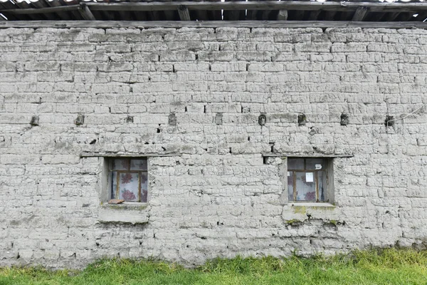 Antiguo Edificio Ladrillo Piedra Con Dos Ventanas Vintage — Foto de Stock