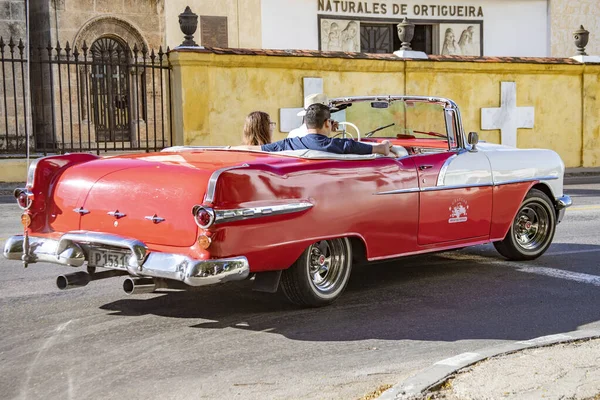 Havana Kuba Dezember 2019 Ein Klassisches Rotes Amerikanisches Auto Eine — Stockfoto